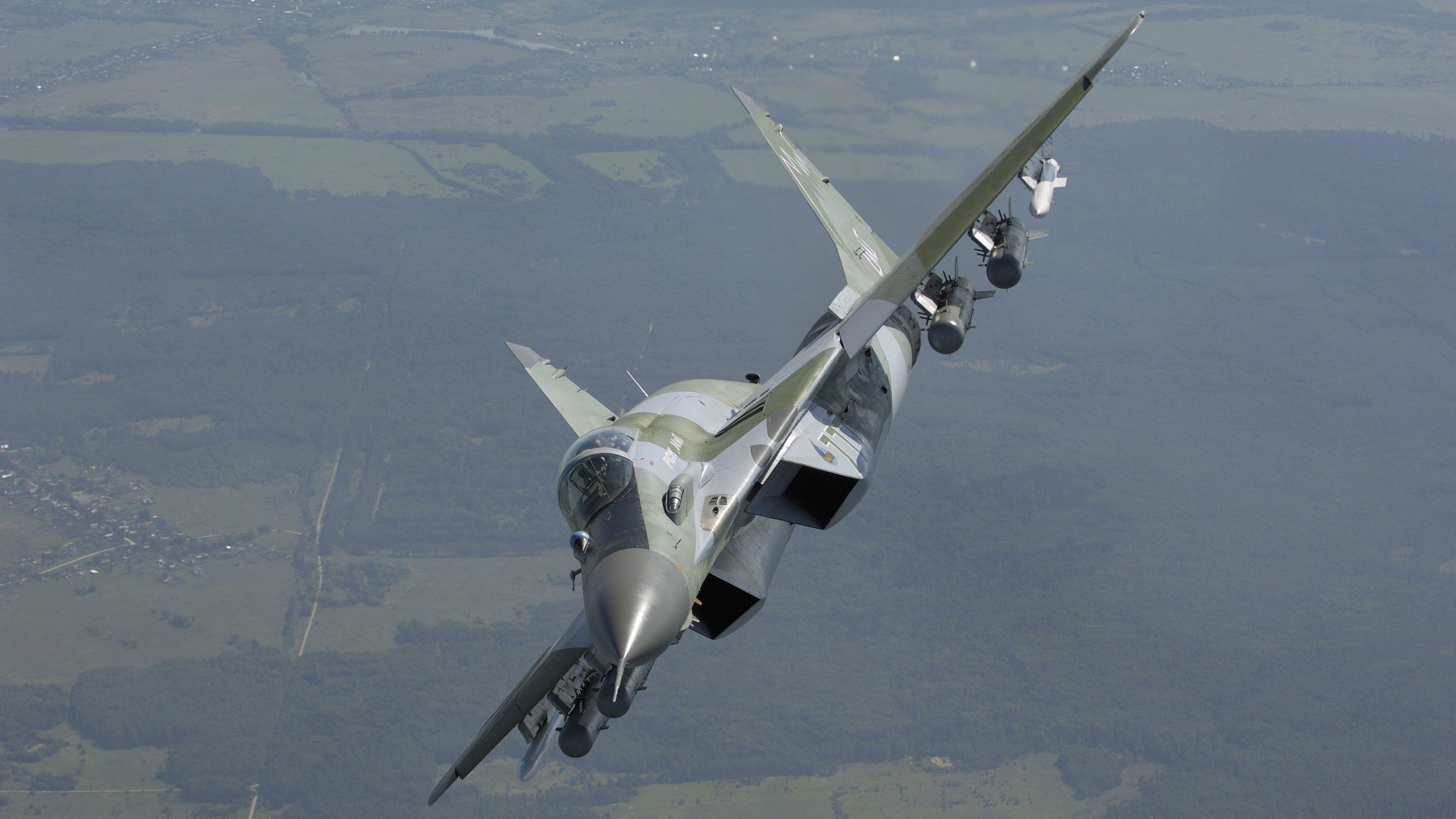 开云体育APP下载-英超攻防对决：激情碰撞之间展现极致实力，英超高对抗